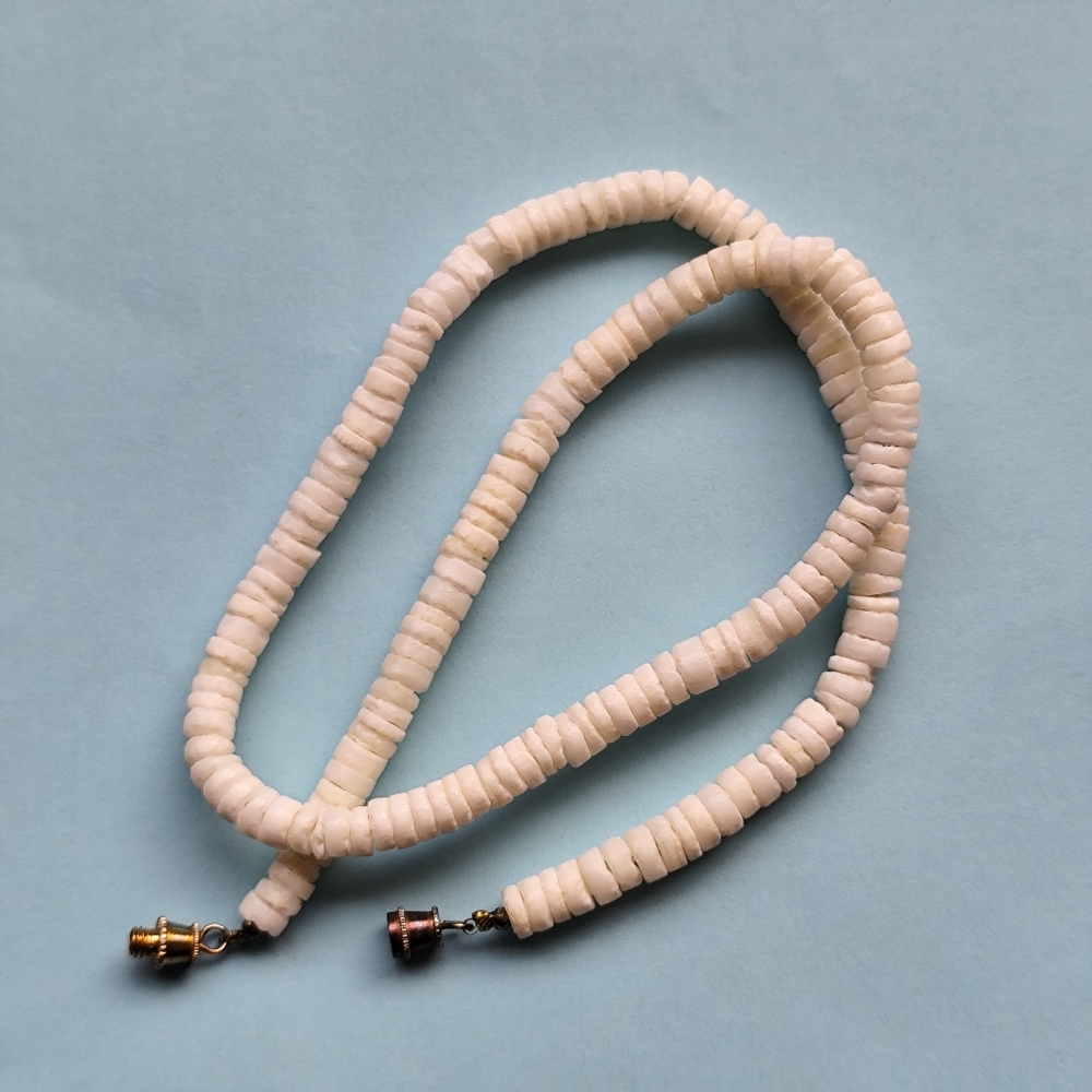 4/$50⭐️Puka Shell Necklace  Hawaiian Necklace 16" Long